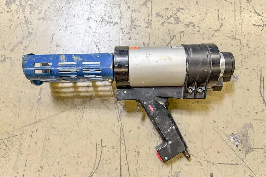 2K pneumatic dosing gun Schüco Mixpac TS466X