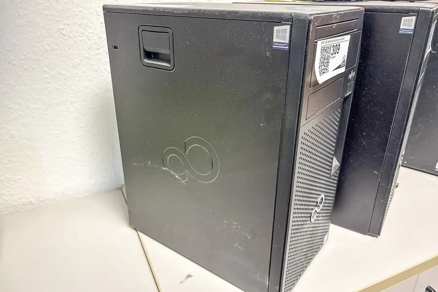 Računalo Fujitsu Esprimo