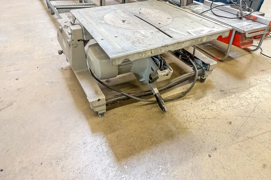 Scie circulaire de table électrique Elu KLKDW23CO1