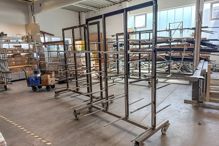 3 chariots de transport de profilés