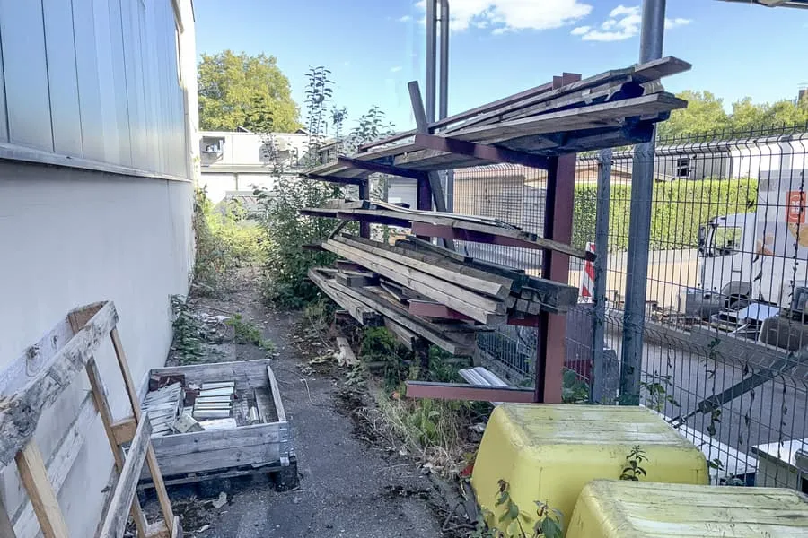 Console-stelling met inhoud: hout