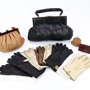Kavel - Handschoenen, tassen e.a.