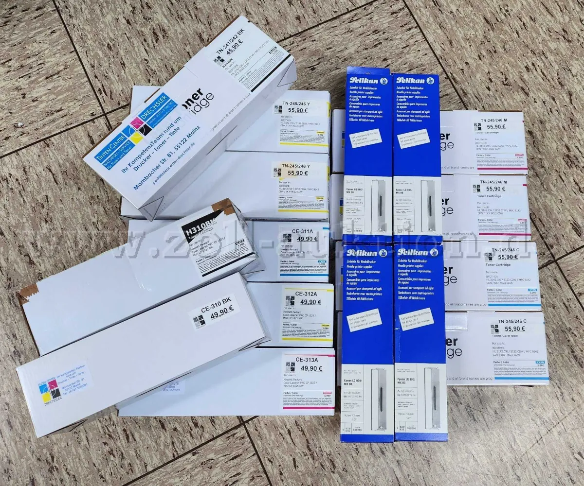 12 tonerů pro tiskárny Hewlett-Packard a Brother + 4 pásky Pelikan