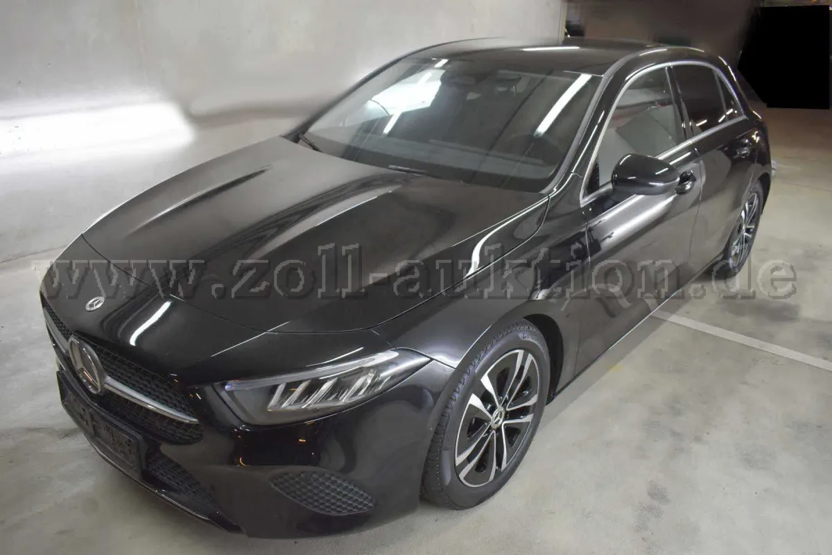 1 Mercedes-Benz A 180 benzín 7stupňová DCT "Progressive Line"
