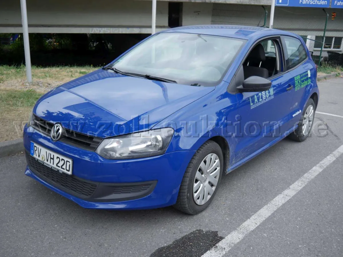 1 VW Polo 1.6 TDI Blue Motion Technology Trendline
