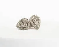 Para kolczyków, złoto białe 18kt, 56 brylantów ok. 0,90 ct, ok. w/si, ok. 3,3 g