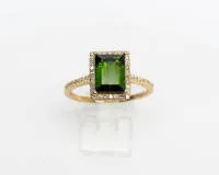 Ring, 14kt geelgoud, toermalijn ca. 2,57 ct, 48 diamanten totaal ca. 0,26 ct, ca. w/si, ca. 3,1 g, RM 55