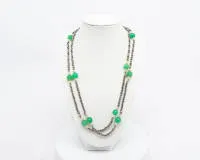 Endlos Kette, 14kt Weißgold, Chrysopraskugeln ø je ca. 10 mm, kleine Perlen ø. je ca. 5 mm, ca. 82 g