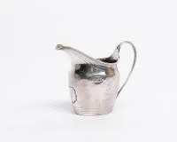 Cream jug, George IV, England, circa 1834, silver 925, maker's mark SP, engraved relief decor, h. 10.5 cm, approx. 119 g