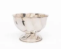Fußschale, Italien, Palermo, 20. Jh., Silber 800, spiralig gerippte Wandung, H. 10 cm, ca. 229 g