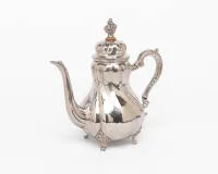 Cafetière, Wilhelm Binder, Schwäbisch Gmünd, vers 1890, argent 835, corps piriforme avec décor baroque tourné, num. 76721, H. 18 cm, env. 345 g