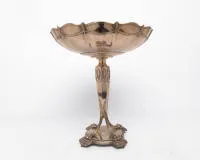 Pedestal bowl, WMF, silver-plated, circa 1920/1930, quatrefoil base with leaf scrolls, central stem on four stylized leaf branches, matching large presentation platter, 37 cm high, ø 34 cm
