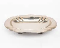 Große Schale, Silber 925, oval, auf vier Füßen, gehämmerter Dekor, geschwungener Rand, 10.5 x 60.5 x 40.5 cm, ca. 2.910 g