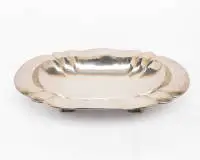 Grande coupe, argent 925, ovale, sur quatre pieds, décor martelé, bord incurvé, 10,5 x 60,5 x 40,5 cm, env. 2 910 g