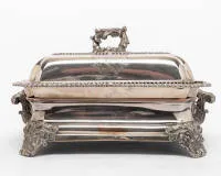 Entrée dish / warming dish on rechaud, William Ker Reid, William IV, London, 1833, three-piece, rectangular dish and removable domed cover in sterling silver 925 with strongly gadrooned rims, three-dimensional handle as well as...