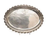 Dienblad, jugendstil, Wilkens, zilver 800, modelnummer 150541, later ingedreven florale jugendstildecoratie, ovale vorm met golvende rand, 824 g