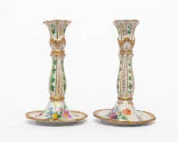 2 kandelaars, KPM Berlin, bloemschildering, gouddecor, h. 18 cm