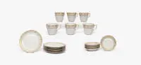 Service à café, KPM, marque Zepter, Kurland, 2e choix, décor doré, composé de : 6 assiettes à gâteau, 6 tasses à café et soucoupes