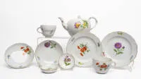 Tea service, Meissen, teapot, 2 cups with saucers, 2 cake plates, three very small plates (all three with a chip each)