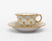 Tasse à moka avec soucoupe, Meissen, marque aux épées, 1er choix, relief coquille, dorure
