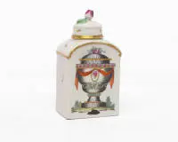 Boîte à thé, Limbach, Thuringe, 18e s., peinture polychrome, dorure, avec couvercle, env. 13,5 cm de haut, fleur sur le bouton du couvercle ébréchée, usée