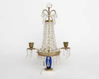 Classicist candlestick, Sweden, 19th c., gilded bronze, two-flame candlestick with glass pendants on marble base, cobalt blue glass element, H. 37 cm