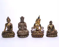 Lot de 4 figures, Tibet/Népal, époque moderne, divers alliages de bronze et de métal : 2x "Bouddha assis", "Tara assise", "Bodhisattva Guanyin assis", 16-22,5 cm de haut