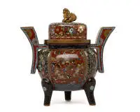 Récipient couvert en cloisonné, Japon, époque Meiji à Taishō, vers 1900, bronze avec émaux cloisonnés, H. 14 cm