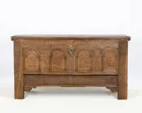 Panel chest, 18th century, richly carved oak, flat lid, portal front, rich relief carving including crowned double-headed eagles on corner posts and mermaids in the portals, interior with secret compartment, 80 x 149 x 58 cm