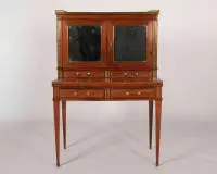 Bonheur du jour / secrétaire de dame, Louis XVI, France, vers 1775, estampillé deux fois N. PETIT, acajou, meuble en deux parties de style classique strict, la table sur hauts pieds carrés coniques avec deux tiroirs en ceinture et...
