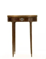 Kleiner Tisch im Stil Louis XVI, wohl Frankreich, 18. oder 19. Jh., Mahagoni, ovaler Tischkorpus mit eingearbeiteter Marmorplatte und umlaufender durchbrochen gearbeiteter Galerie, die Zarge mit allseitigen bemalten Porzellanmedaillons, hierauf...