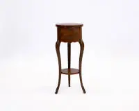 Gueridon / petite table d'appoint, France, Napoléon III, 2e moitié 19e s., bois de rose marqueté, corps rond avec un tiroir sur trois pieds galbés avec entretoise, H. env. 70 cm