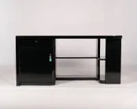 Bureau, Art déco, vers 1930, laque noire piano, corps rectangulaire à droite avec coins arrondis, partie inférieure gauche avec compartiment et trois tiroirs intérieurs ainsi qu'un tiroir de ceinture, construction avec...