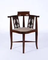 Corner Chair / fauteuil de bureau, Angleterre, vers 1900, acajou, décor de dossier ajouré, H. 78 cm