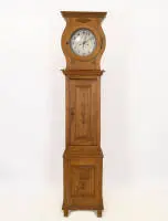 Horloge de parquet, 1814, Allemagne du Nord, noyer, cadran émaillé blanc à chiffres arabes, mouvement signé I.I. Bannier, Lüchow 1814