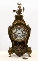 Cartel monumental Louis XV avec console, Lenoir à Paris, vers 1740/50, boîtier vert et polychrome style Vernis Martin, bronzes dorés