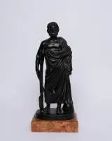 "Asclépios avec le bâton d'Esculape", 20e s., d'après un modèle antique, probablement fonte de zinc, patiné, 40 cm de haut (socle en Rosso Verona inclus)