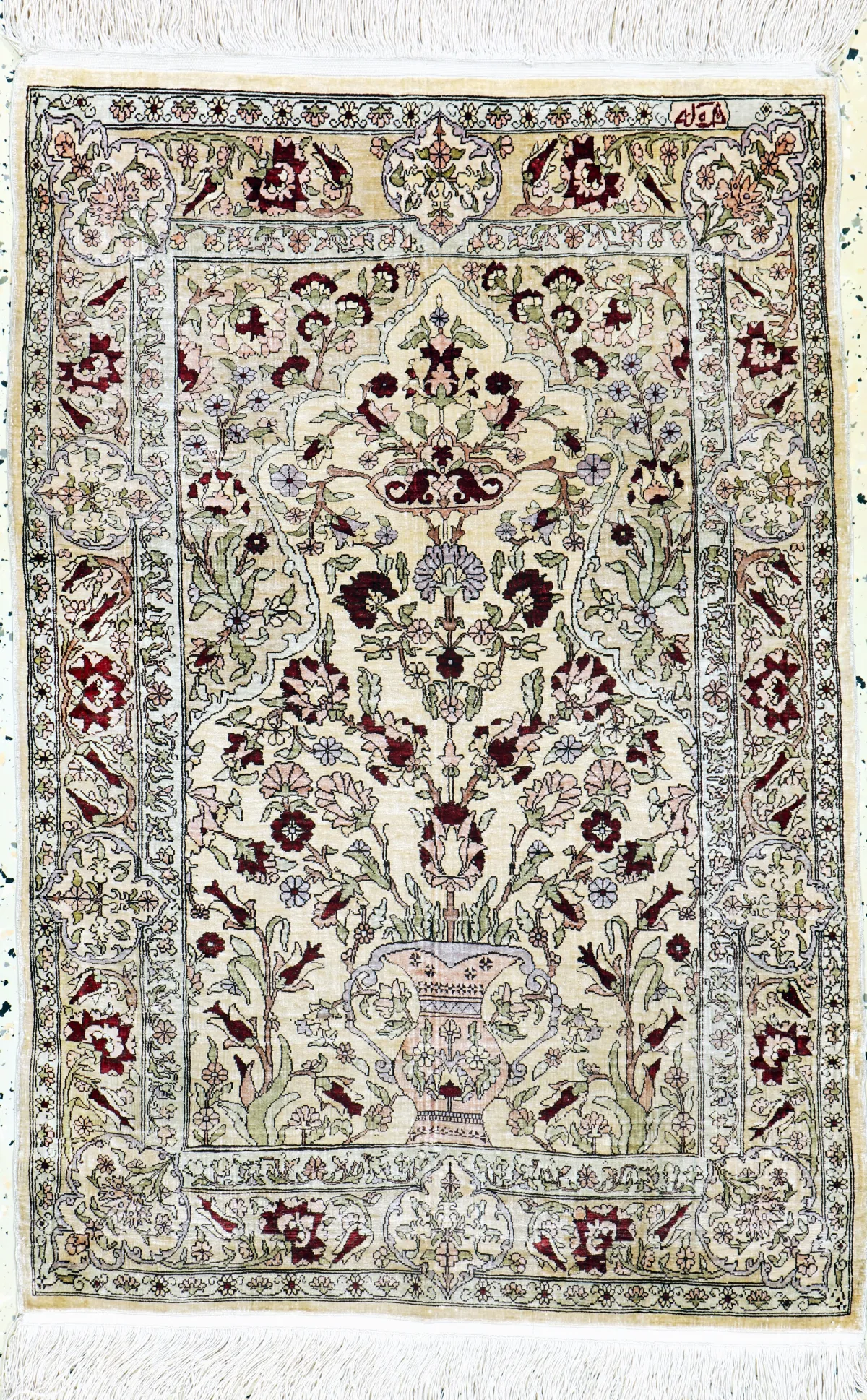 Hereke silk fine signed, Turkey, mid 20th century, pure natural silk, approx. 90 x 60 cm