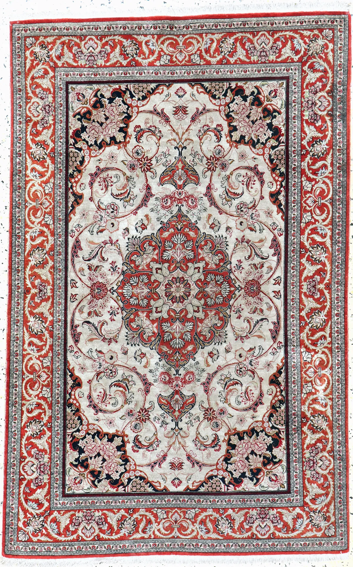 Jedwab Ghom, Persja, połowa XX w., czysty jedwab naturalny, ok. 153 x 100 cm