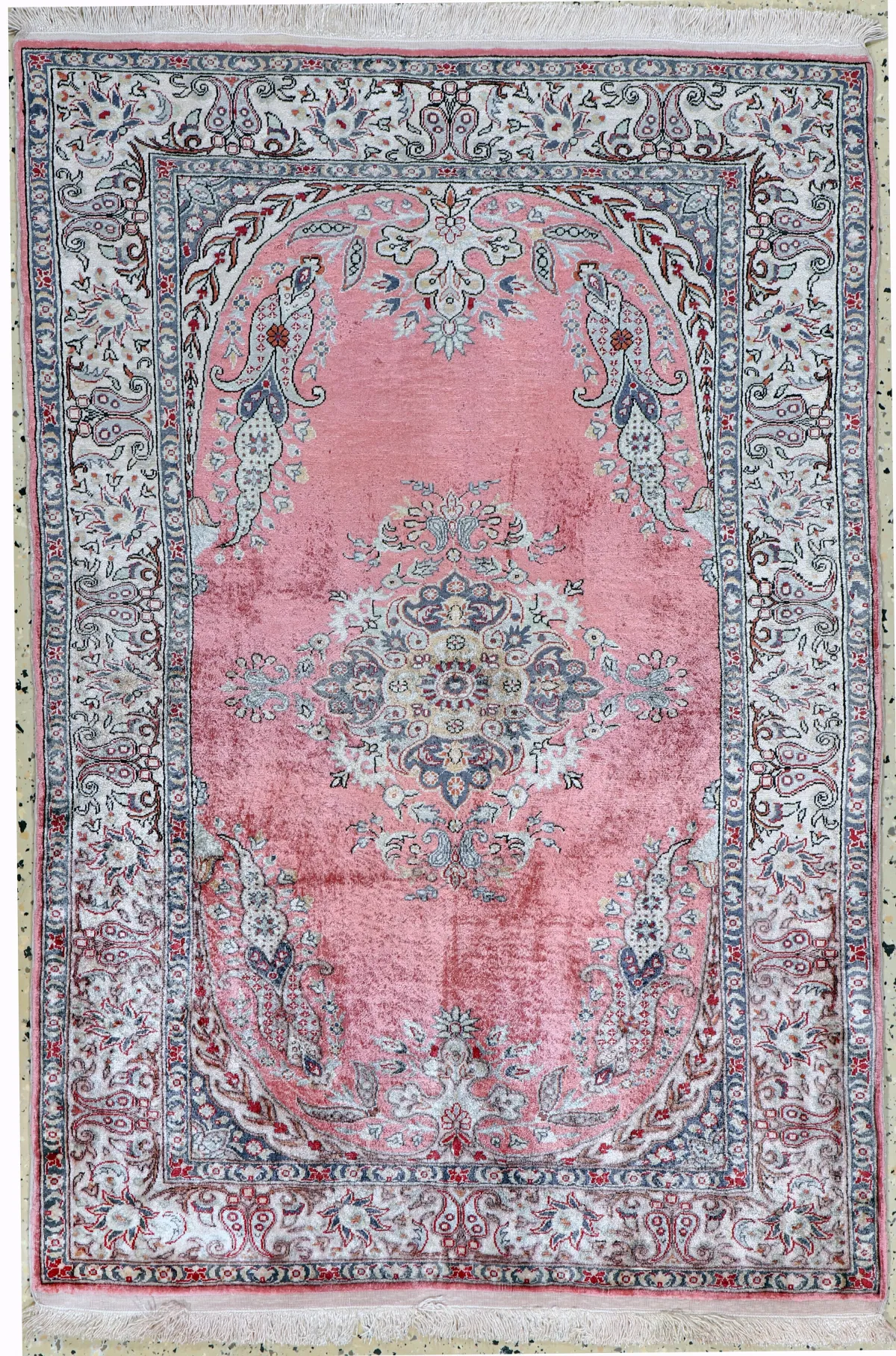 Jedwab Kayseri, Turcja, koniec XX w., czysty jedwab naturalny, ok. 122 x 85 cm, wyczyszczony