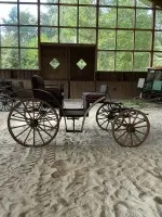 Historic horse-drawn carriage #2010-PR-25