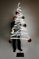 Dreidimensionaler Leucht-Tannenbaum mit XXL-Weihnachtskugeln #0809