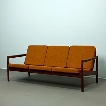 KAI KRISTIANSEN. Magnus Olesen, трехместный диван, тик, шерсть, 1960-е, Дания.