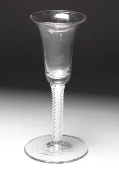Verre à pied baroque à tige spiralée