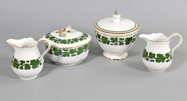 MEISSEN 4 pièces en porcelaine *WEINLAUB* avec bordure dorée.