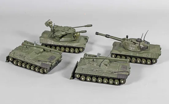 4 DINKY TOYS CHAR.