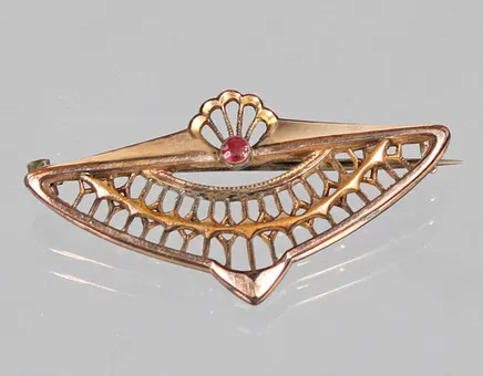 BROCHE, Art nouveau vers 1900.