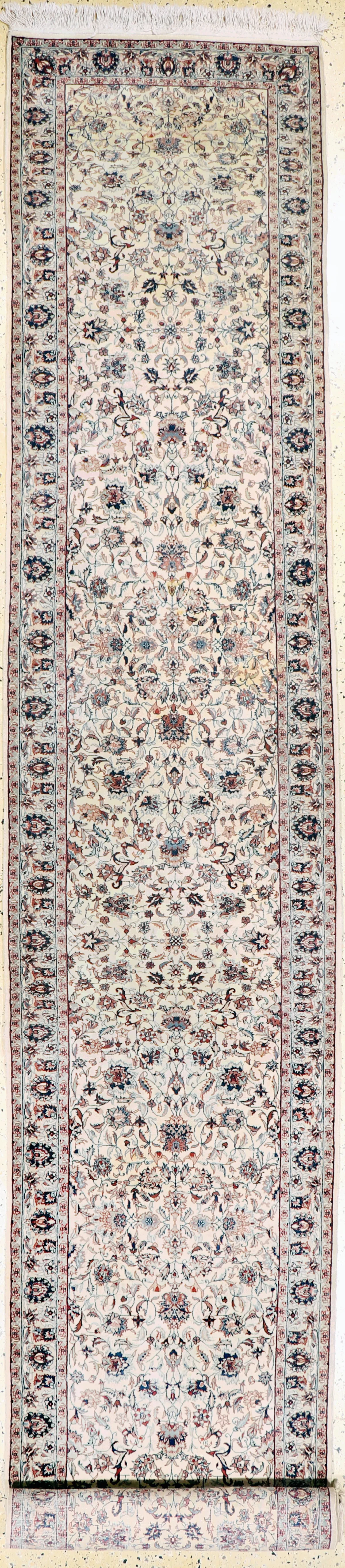 Esfahan fine, China, late 20th c., Kork wool, approx. 485 x 82 cm, needs cleaning