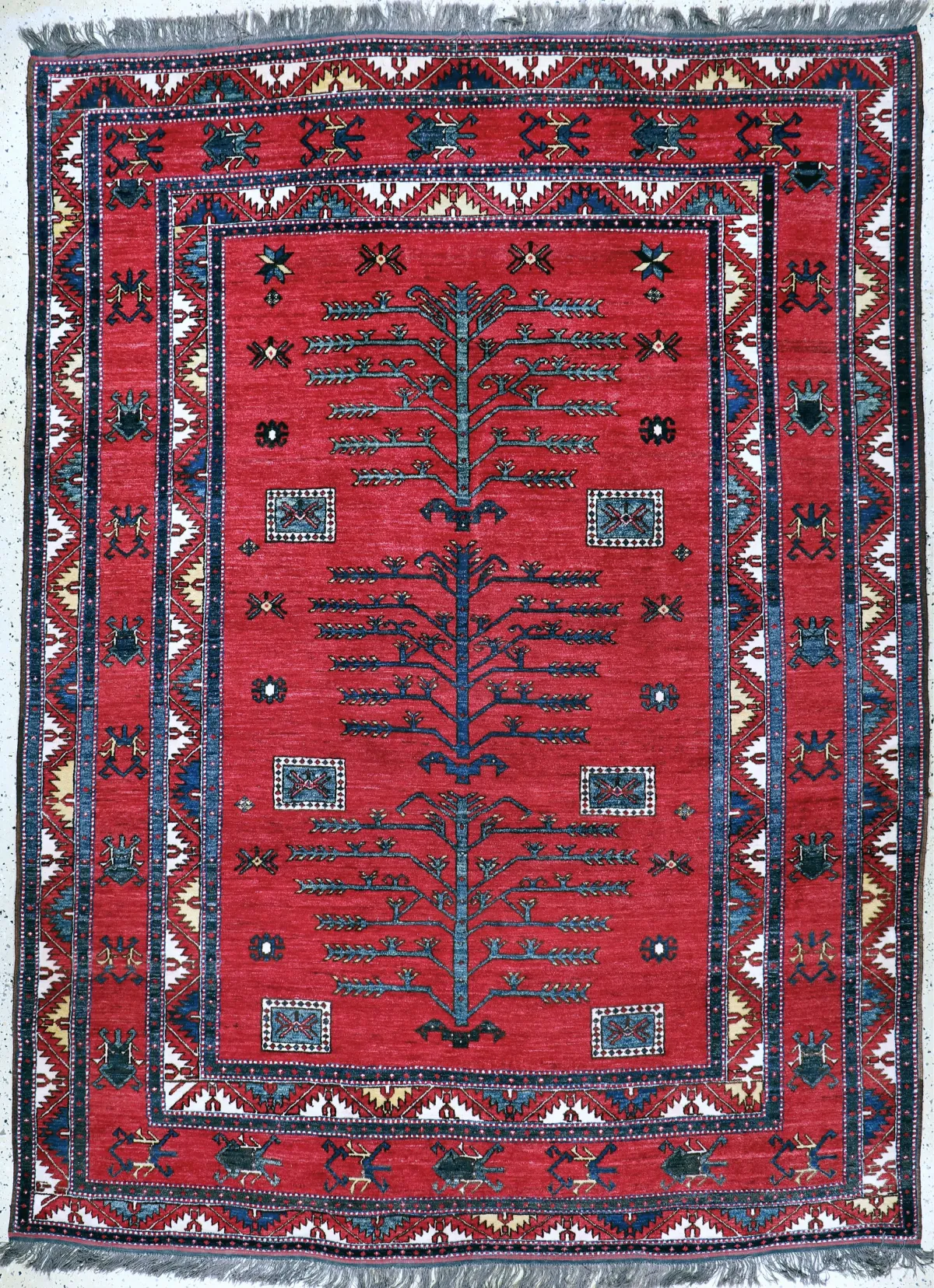 Kazak motif, Pakistan, late 20th c., wool on wool, approx. 320 x 235 cm, EHZ: (almost
