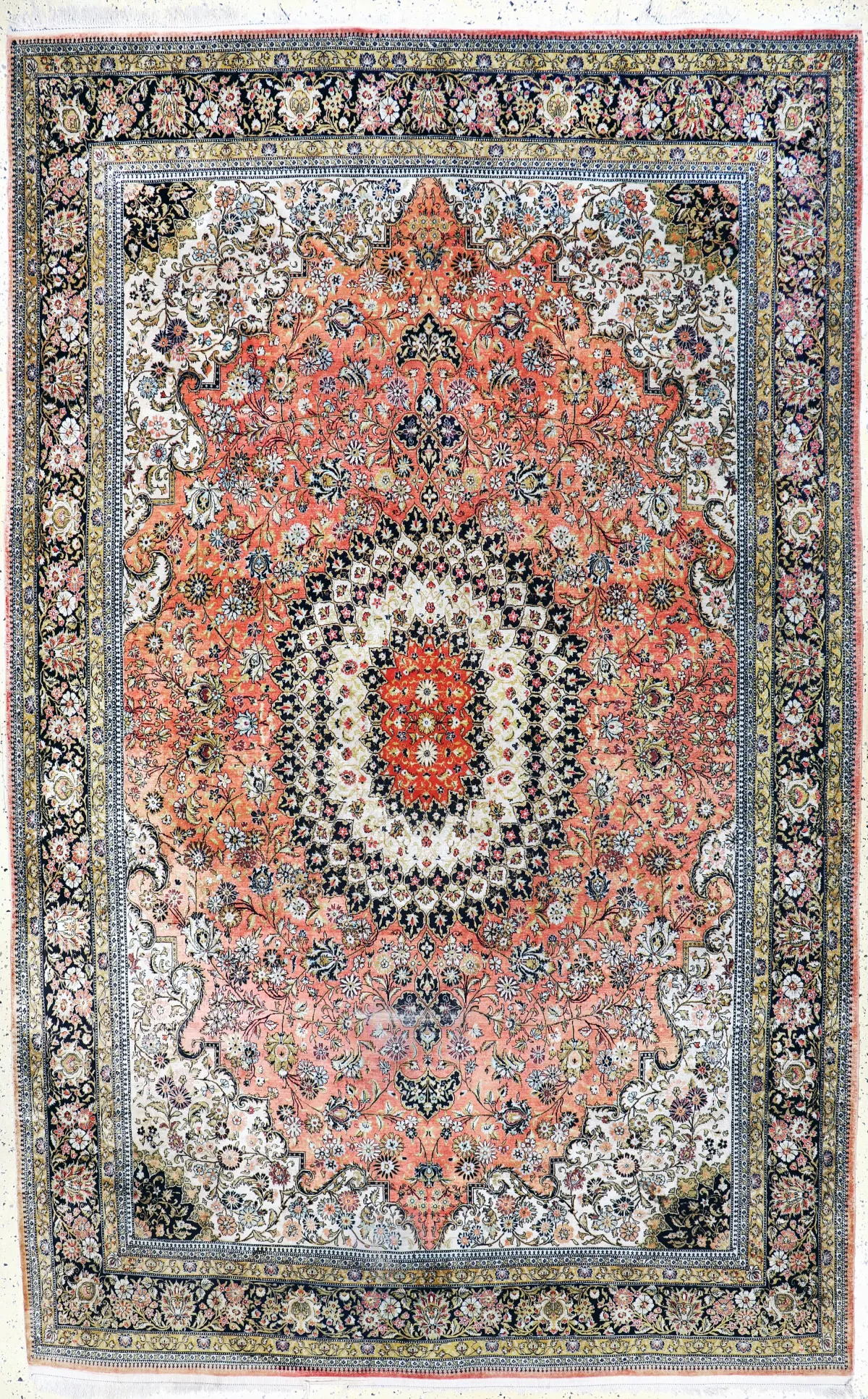 Ghom soie, Perse, milieu du 20e s., soie naturelle pure, env. 335 x 212 cm, EHZ : 3